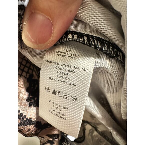 π 2/$30 π Snake Print Womens Bell Bottom Pants - Milk & Honey Brand Size S - Picture 3 of 8